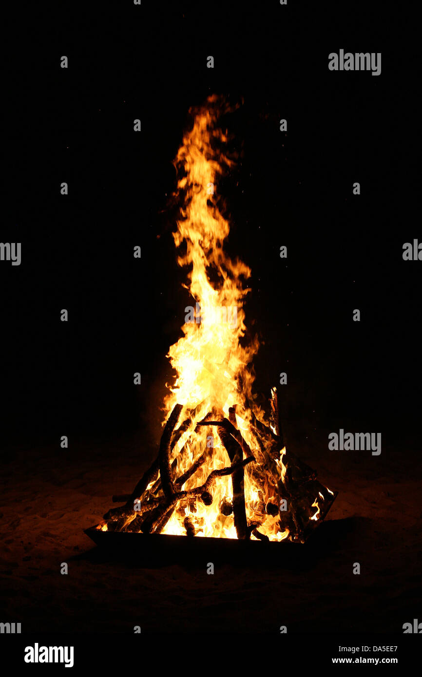campfire in the night Stock Photo - Alamy