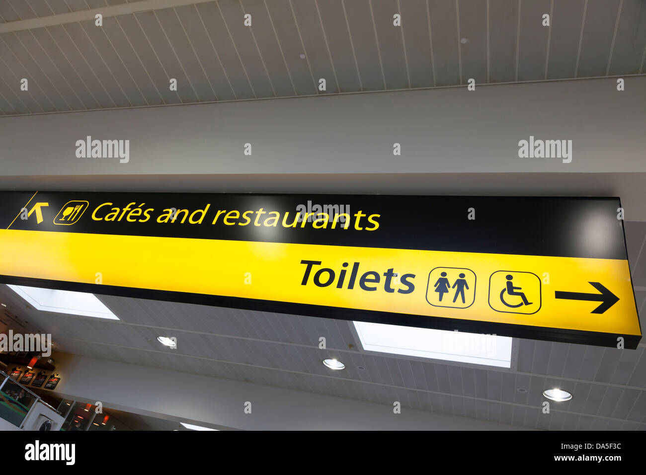 cafe restaurants and toilets sign at Gatwick Airport Stock Photo