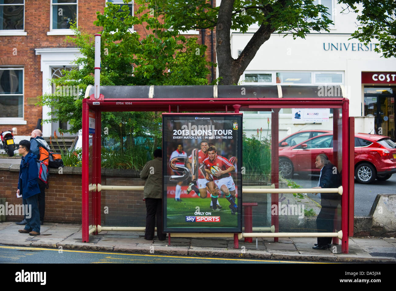 Clearchannel bus shelter ad hi-res stock photography and images - Alamy