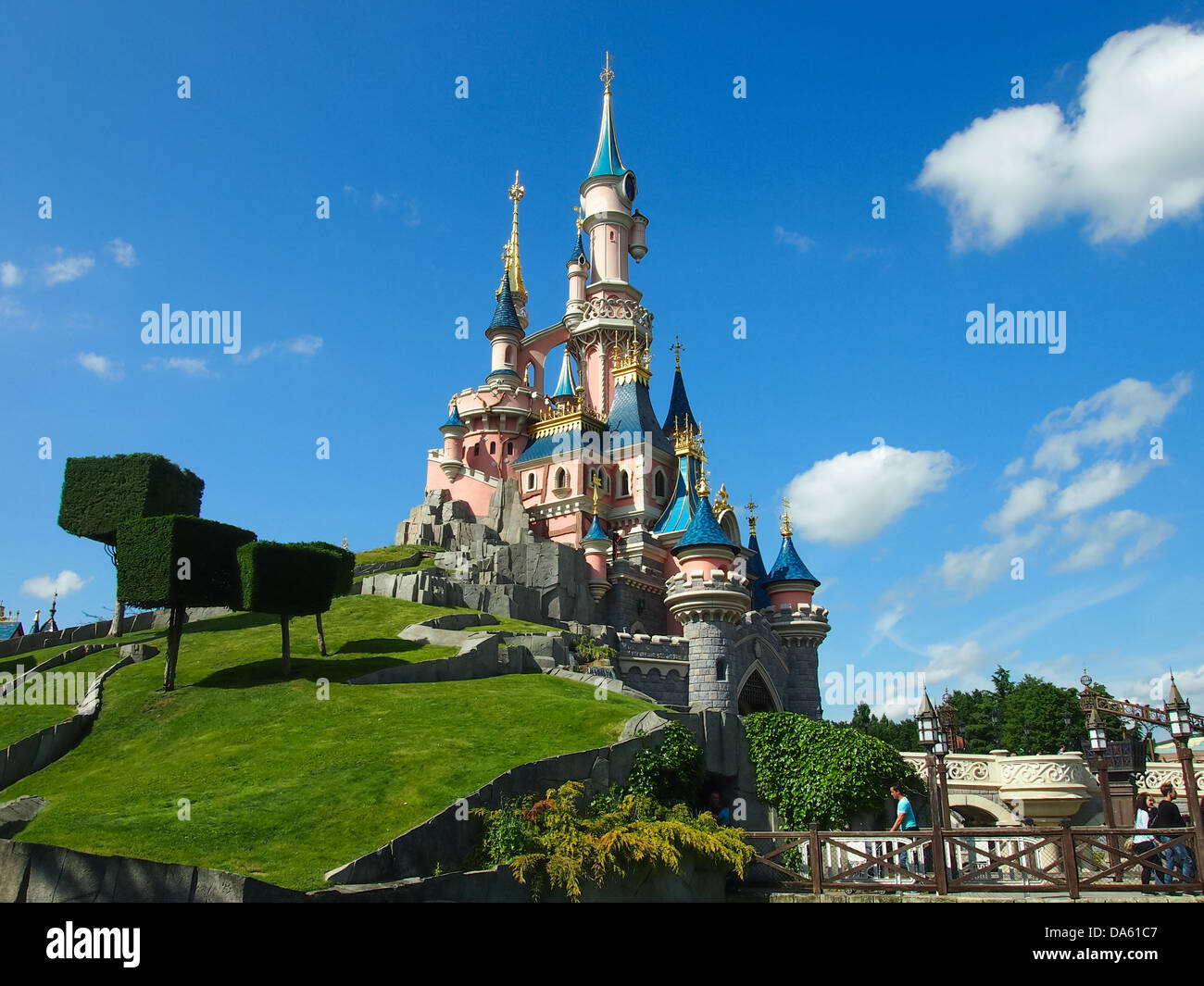 A picture of the Sleeping Beauty castle of Disneyland Paris, at night Stock  Photo - Alamy