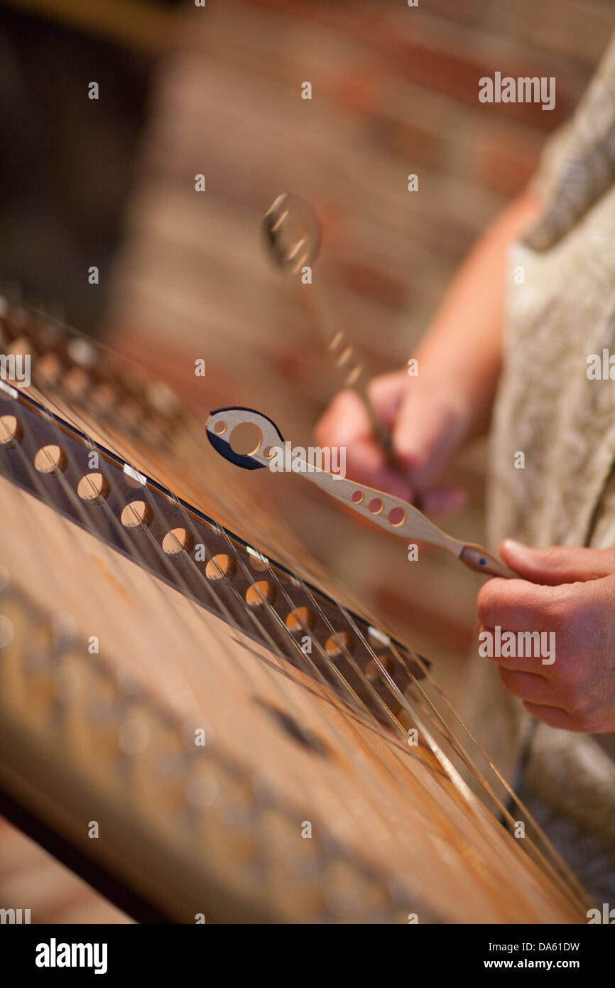 Dulcimer music hires stock photography and images Alamy