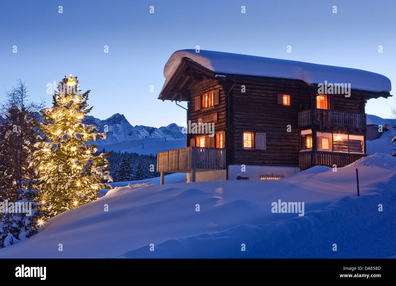 Summer cottage, Arosa, mountain, mountains, catering, restaurant, hotel, hut, mountain house, alpine hut, night, dark, winter, c Stock Photo