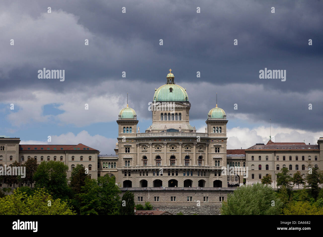 Dome construction hires stock photography and images Alamy