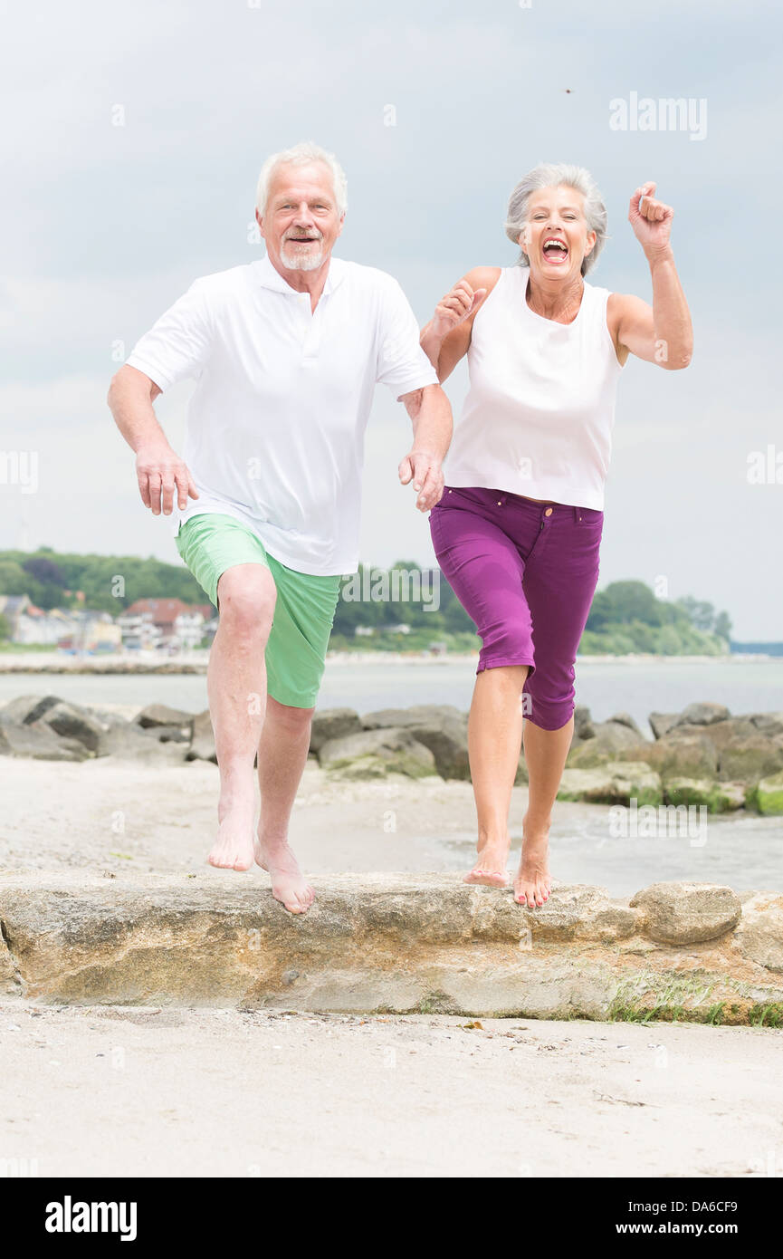 Sporty elderly people hi-res stock photography and images - Alamy
