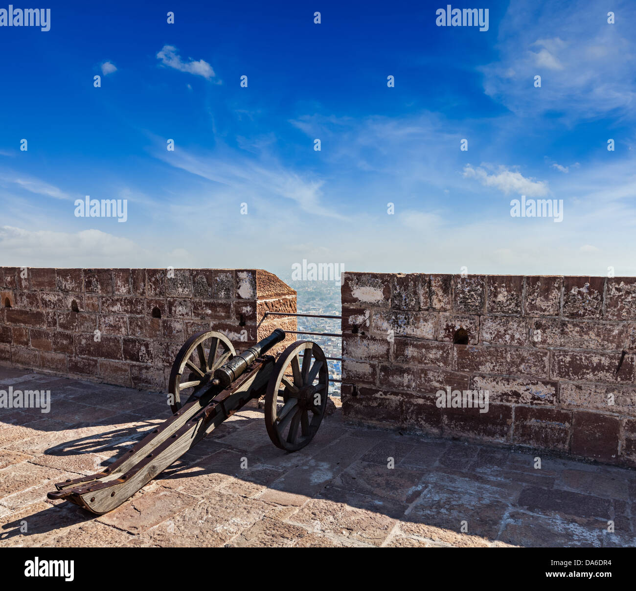 Old cannon in Mehrangarh Fort overlooking city, Jodhpur, Rajasthan, India Stock Photo