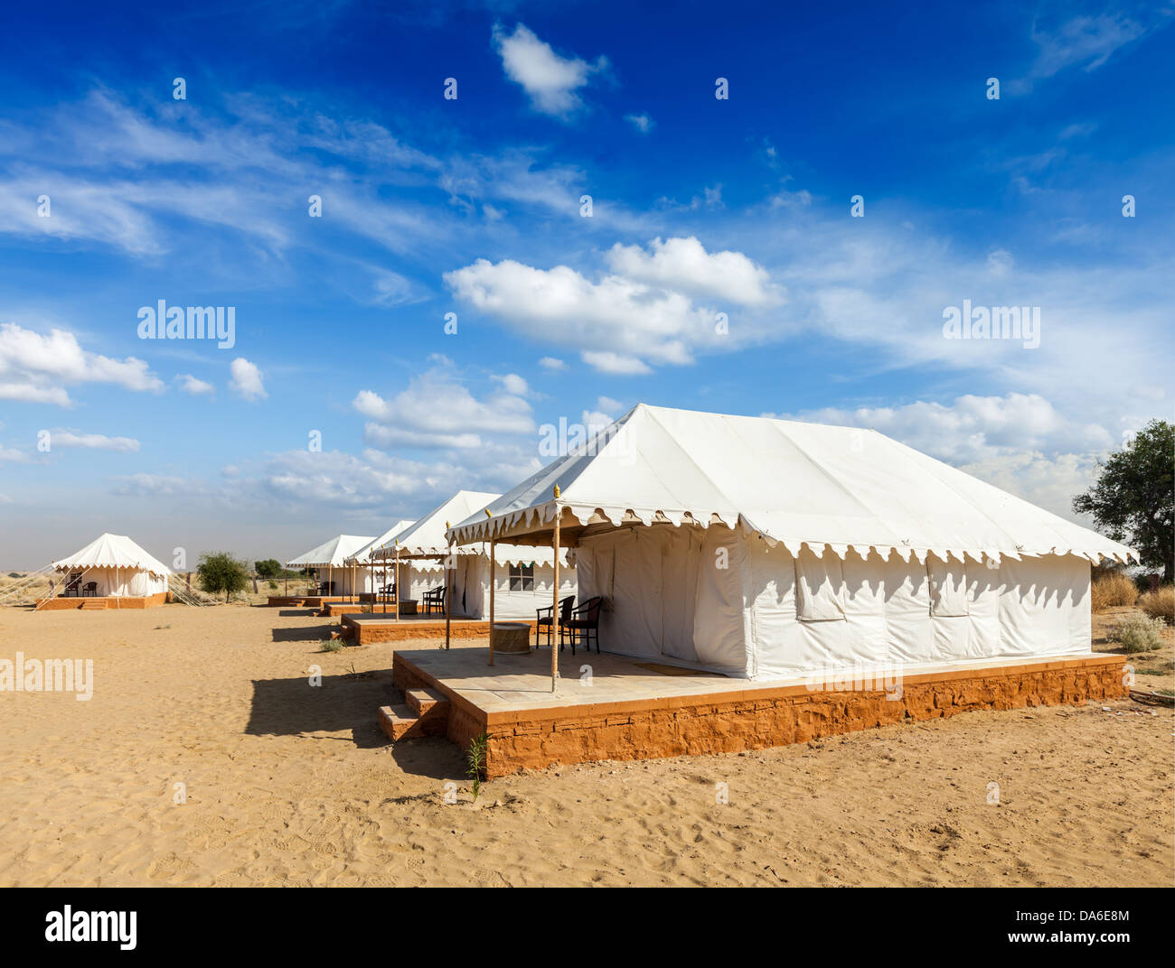 Luxury desert tent hires stock photography and images Alamy