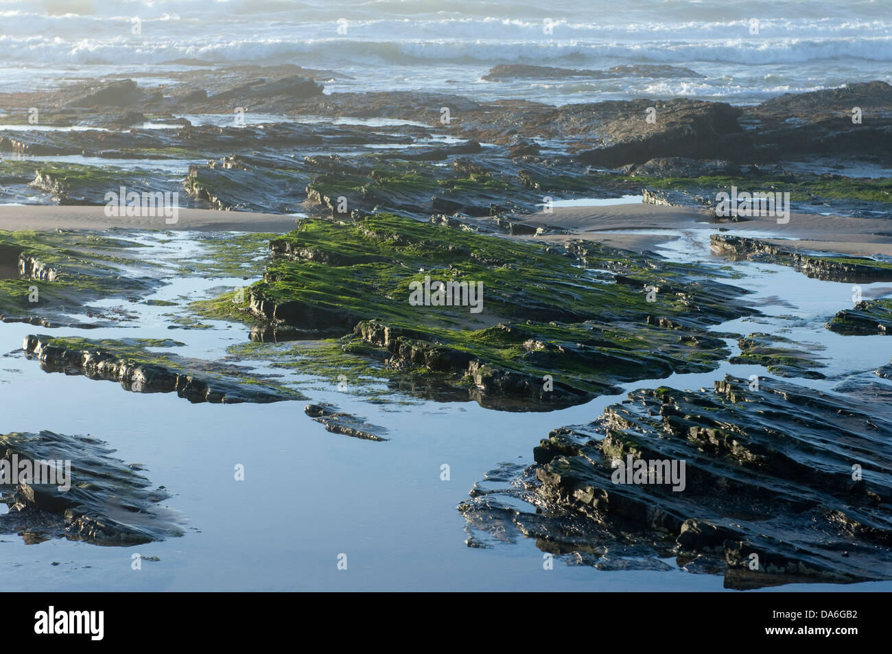 Cliff sea hi-res stock photography and images - Alamy