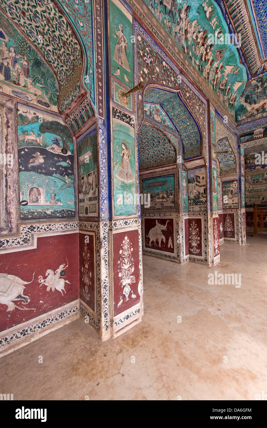 Wall paintings or frescoes painted with natural colours from the Bundikalam school of painting, Chitrashala or Pavilion of the Stock Photo