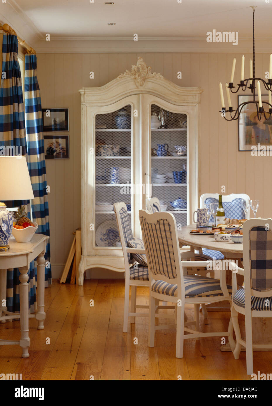 Scandinavian dining table hi-res stock photography and images - Alamy