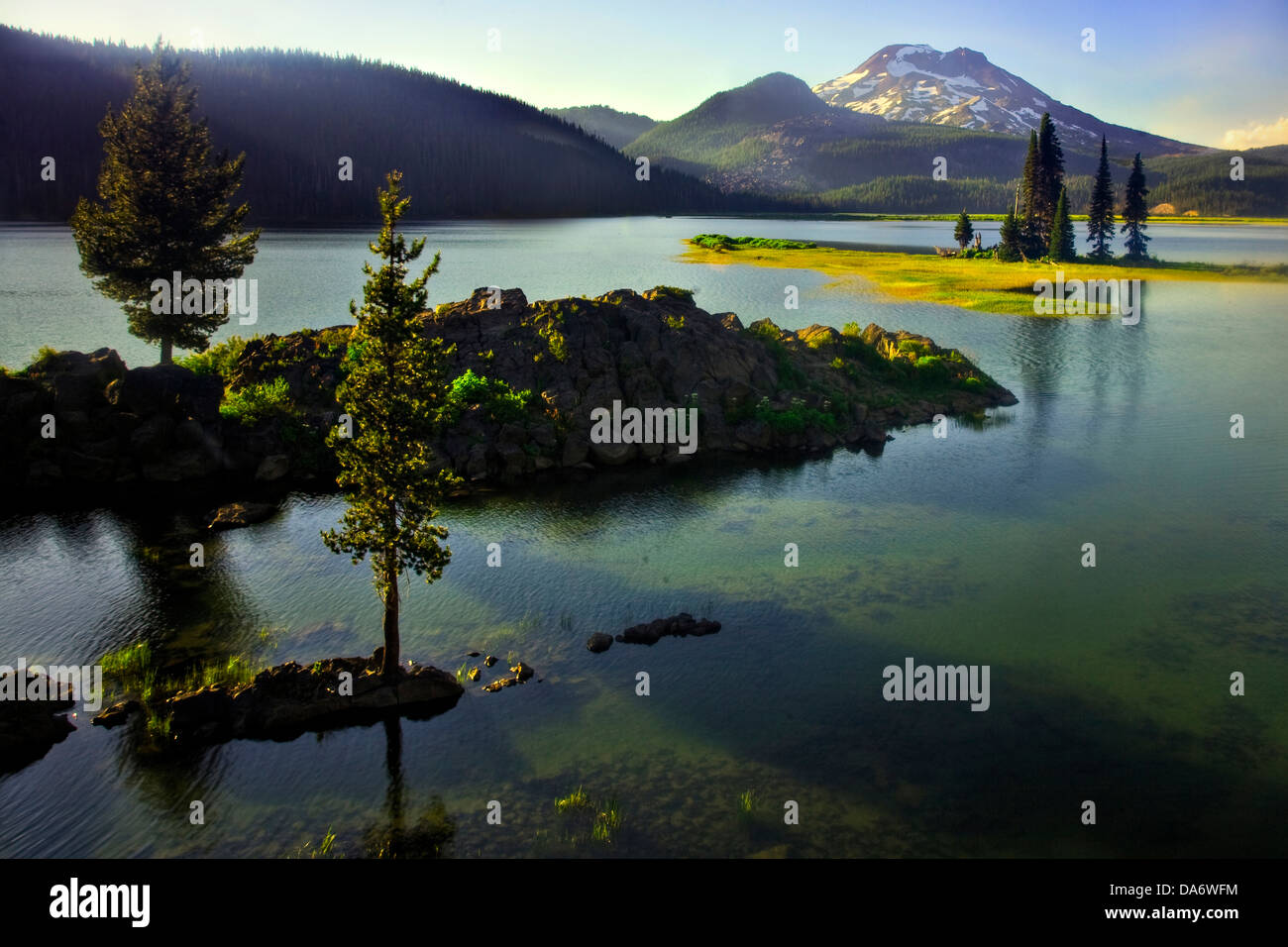 USA, United States, America, Oregon, landscape, mountains, nature, snow, sunrise, sunset, wildflowers, winter, Sparks Lake, Stock Photo