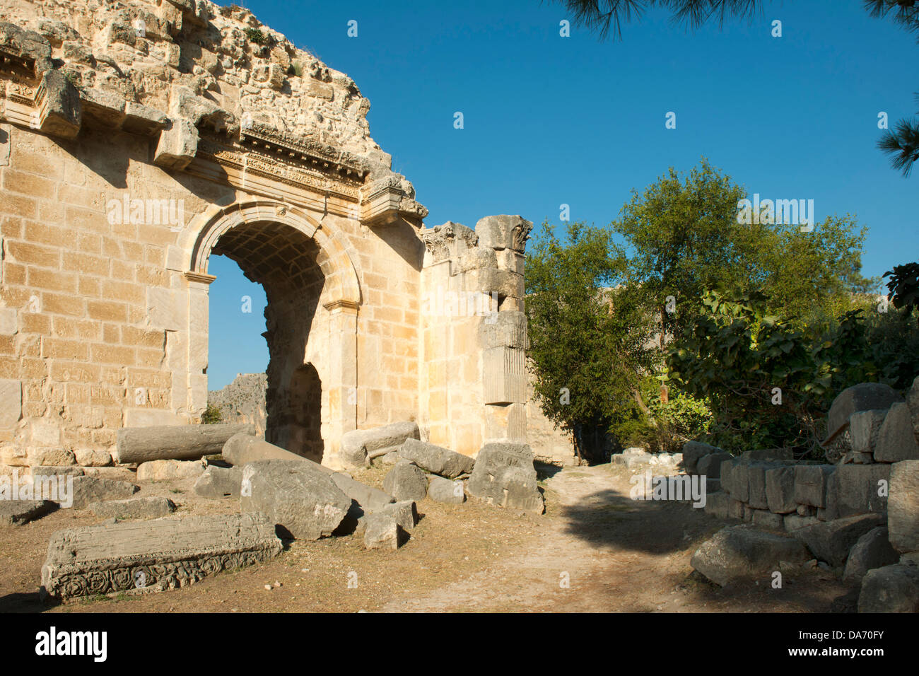 Türkei, Provinz Osmaniye, Anazarbos, Südtor in der Stadtmauer des