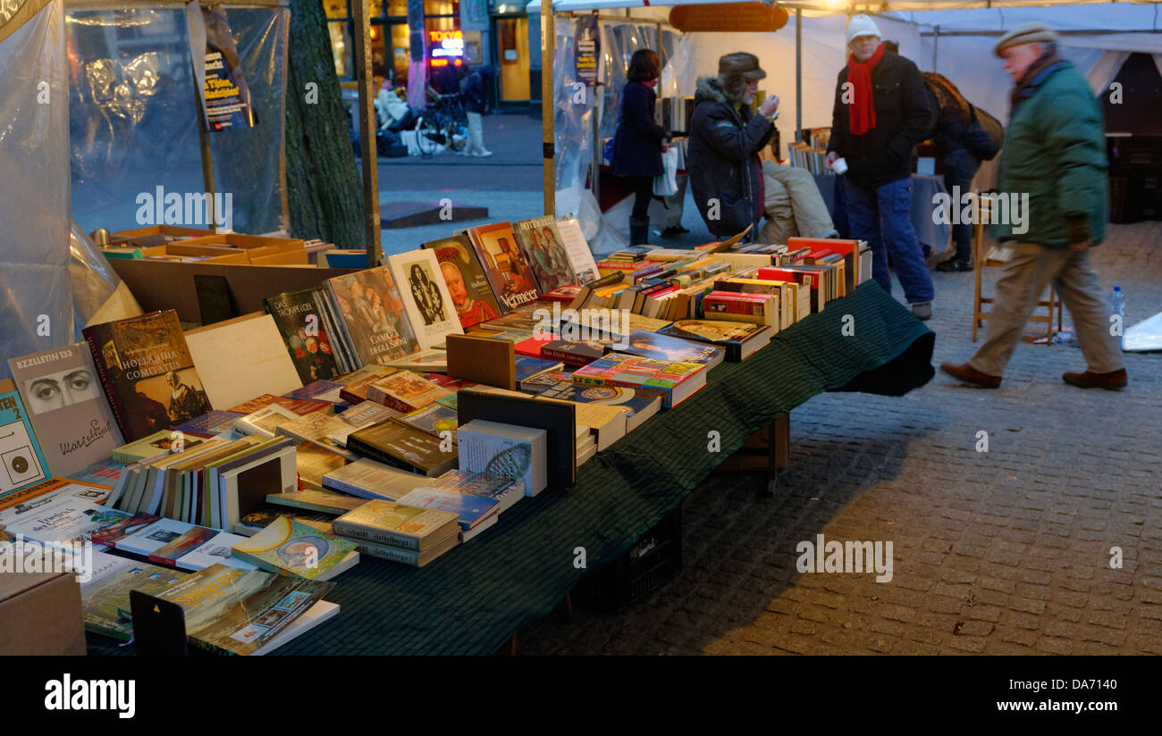 Book market at night, Amsterdam, Netherlands Stock Photo Alamy