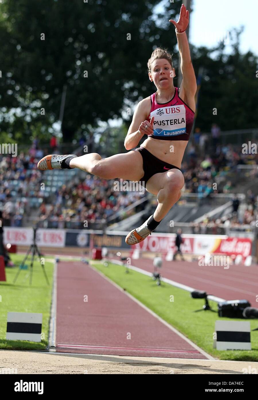 Long jump women hi-res stock photography and images - Alamy
