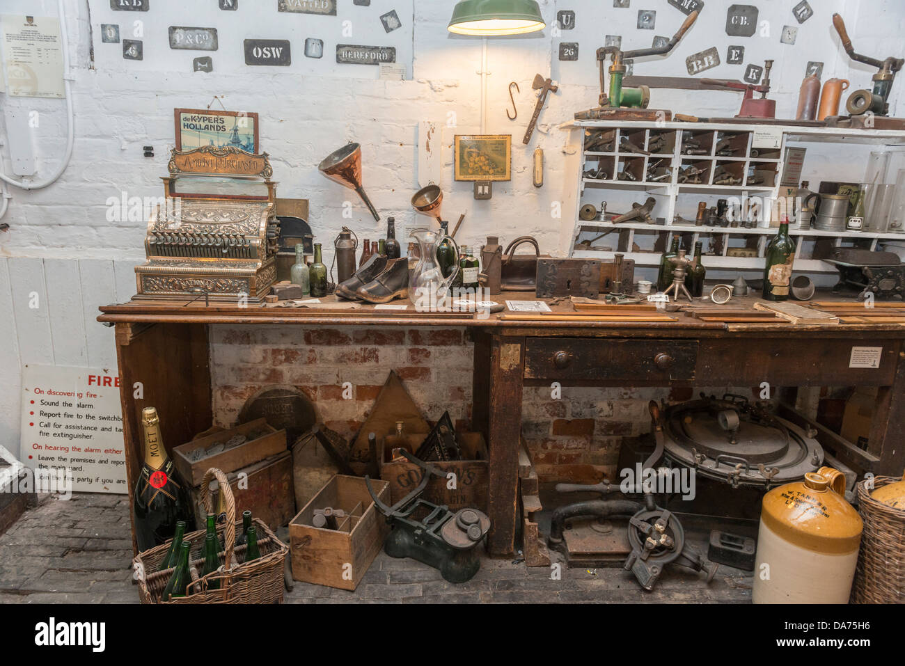 Tanners Wines Cellars Shop, Shrewsbury, Shropshire Stock Photo Alamy