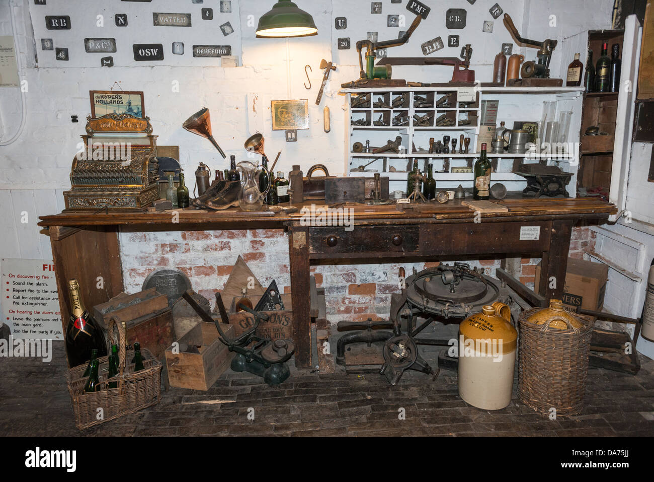 Tanners Wines Cellars Shop, Shrewsbury, Shropshire Stock Photo Alamy