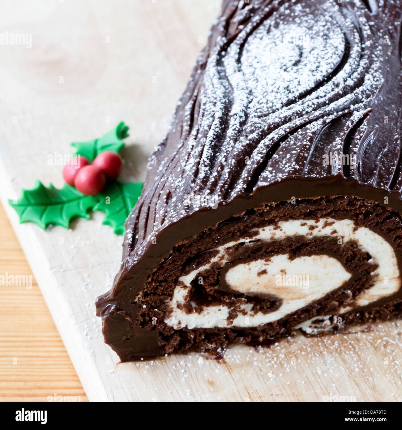 Christmas yule log hires stock photography and images Alamy