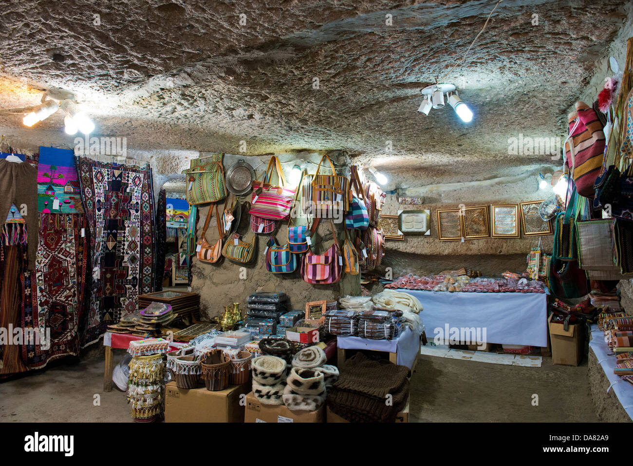 Kandovan interior hi-res stock photography and images - Alamy