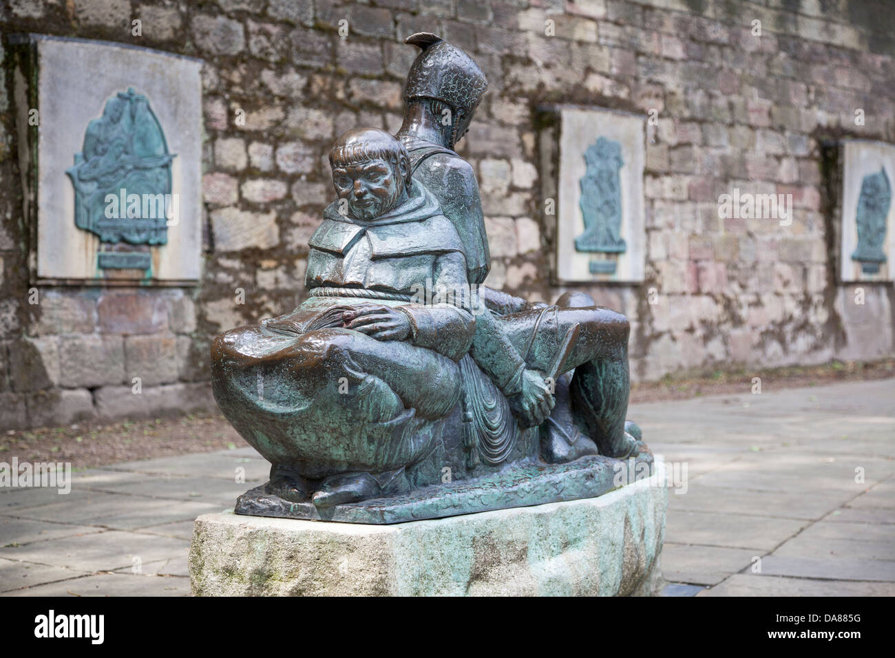 Statue of friar tuck hi-res stock photography and images - Alamy
