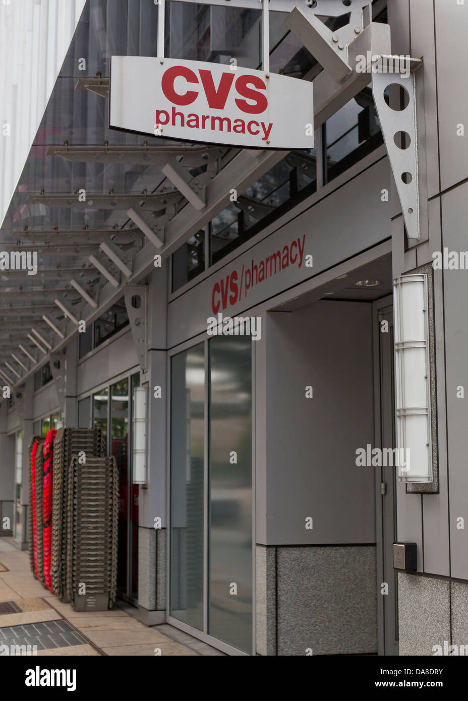 Pharmacy sign hi-res stock photography and images - Alamy