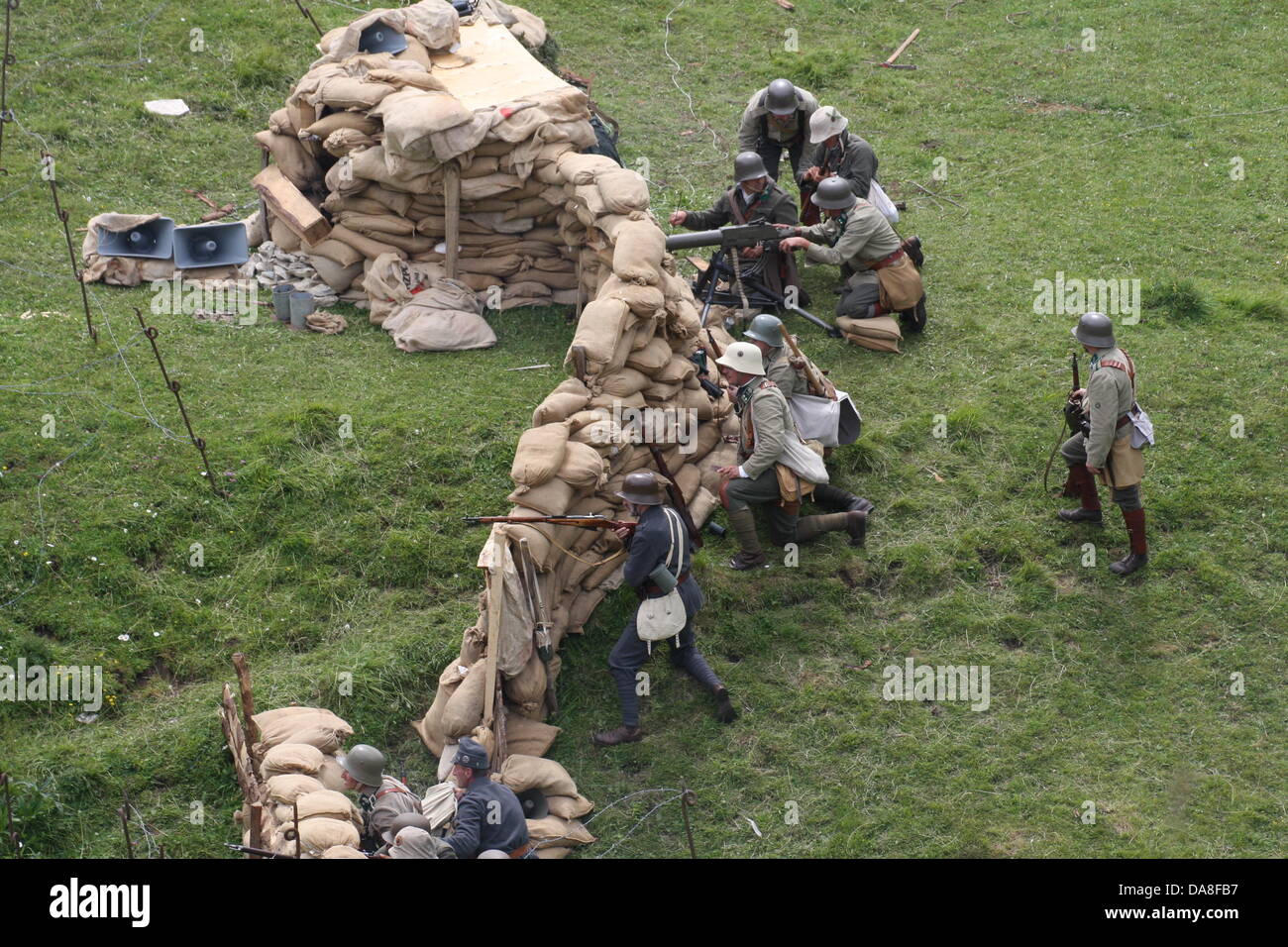 Gallio, Asiago, Vicenza, Italy. 7th July, 2013, Historical representation battle with soldiers of the first world war, Defense position with sandbags and machine guns. Credit:  FC Italy/Alamy Live News Stock Photo