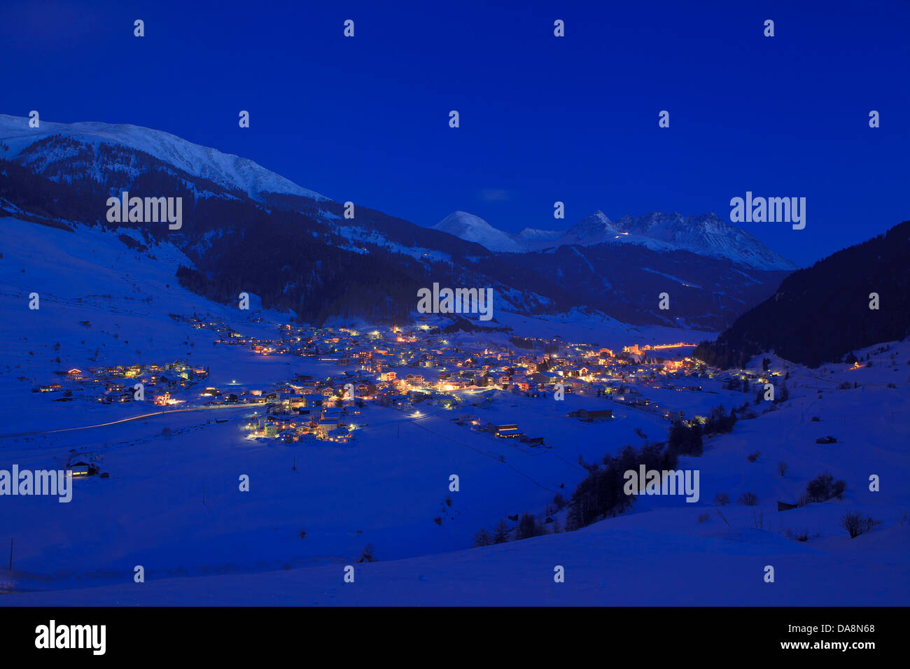 Austria, Europe, Tyrol, uplands, Oberinntal, Oberes Gericht, Nauders, Reschenpass, border, winter, evening, winter evening, nigh Stock Photo