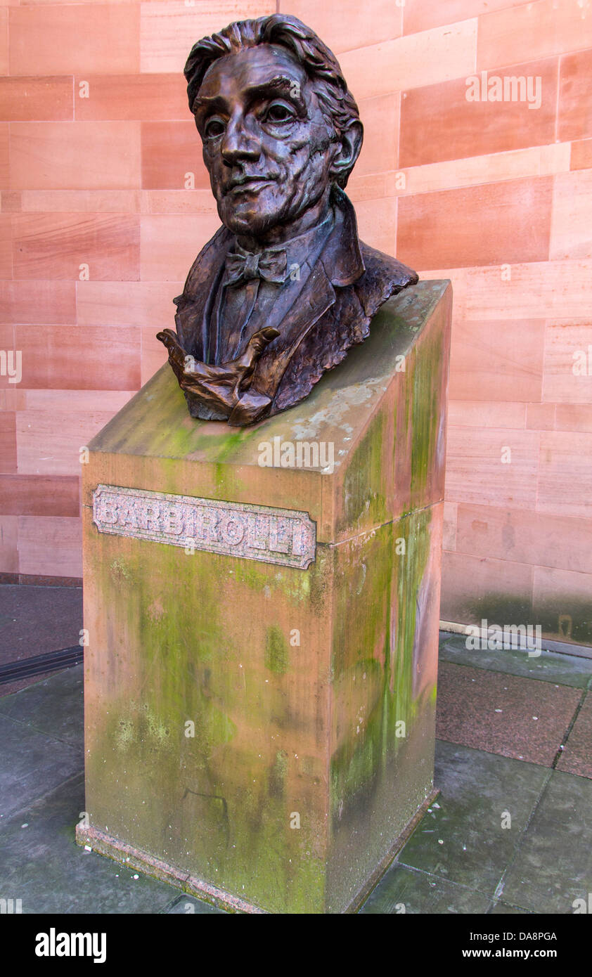 Statue of Sir John Barbirolli outside The Bridgewater Hall, Manchester, by Byron Howard Stock Photo