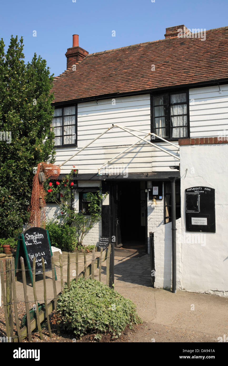 The Shipwrights arms public house at Hollowshore on the creek near Faversham Stock Photo