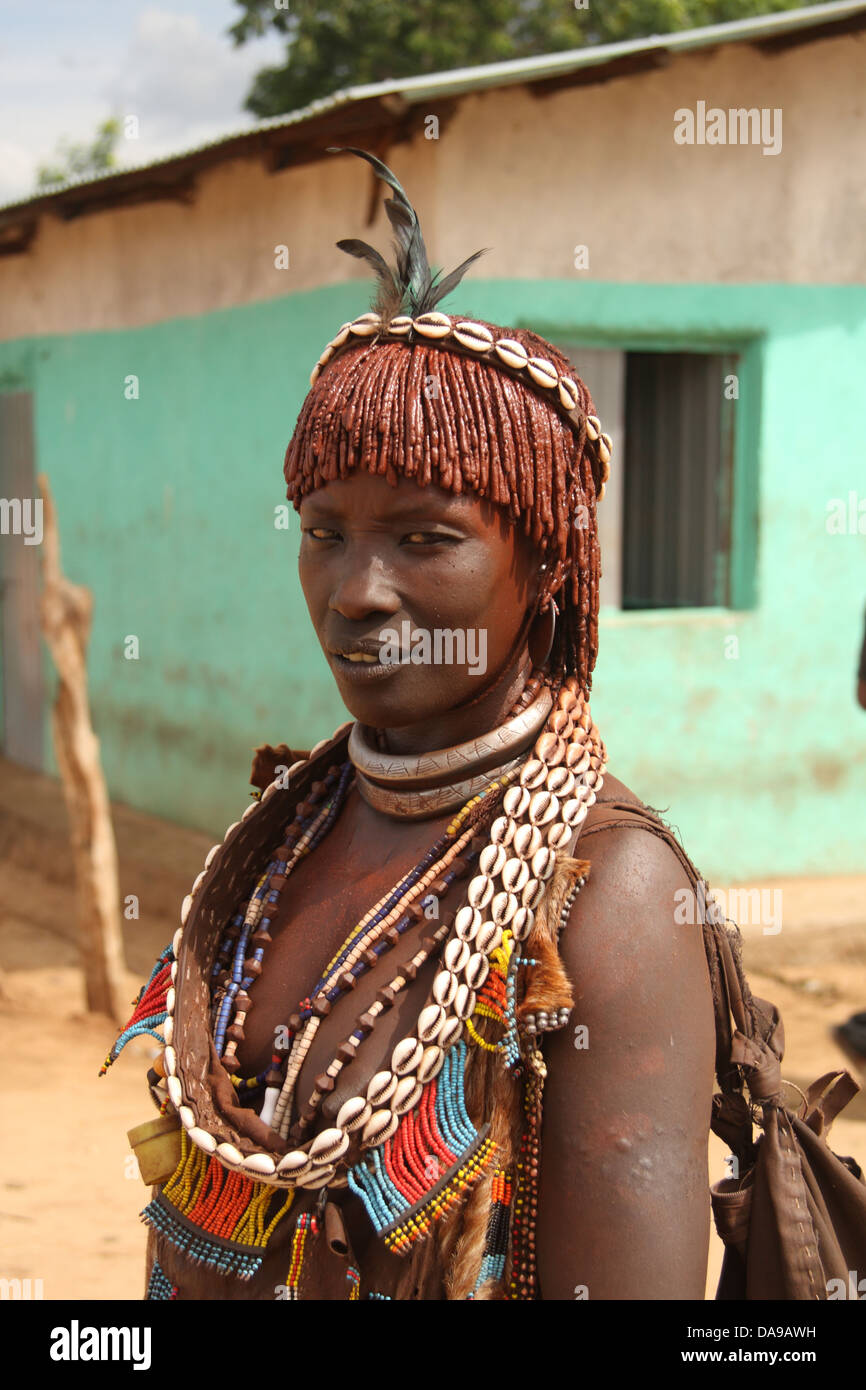 Africa tribe headdress hi-res stock photography and images - Alamy