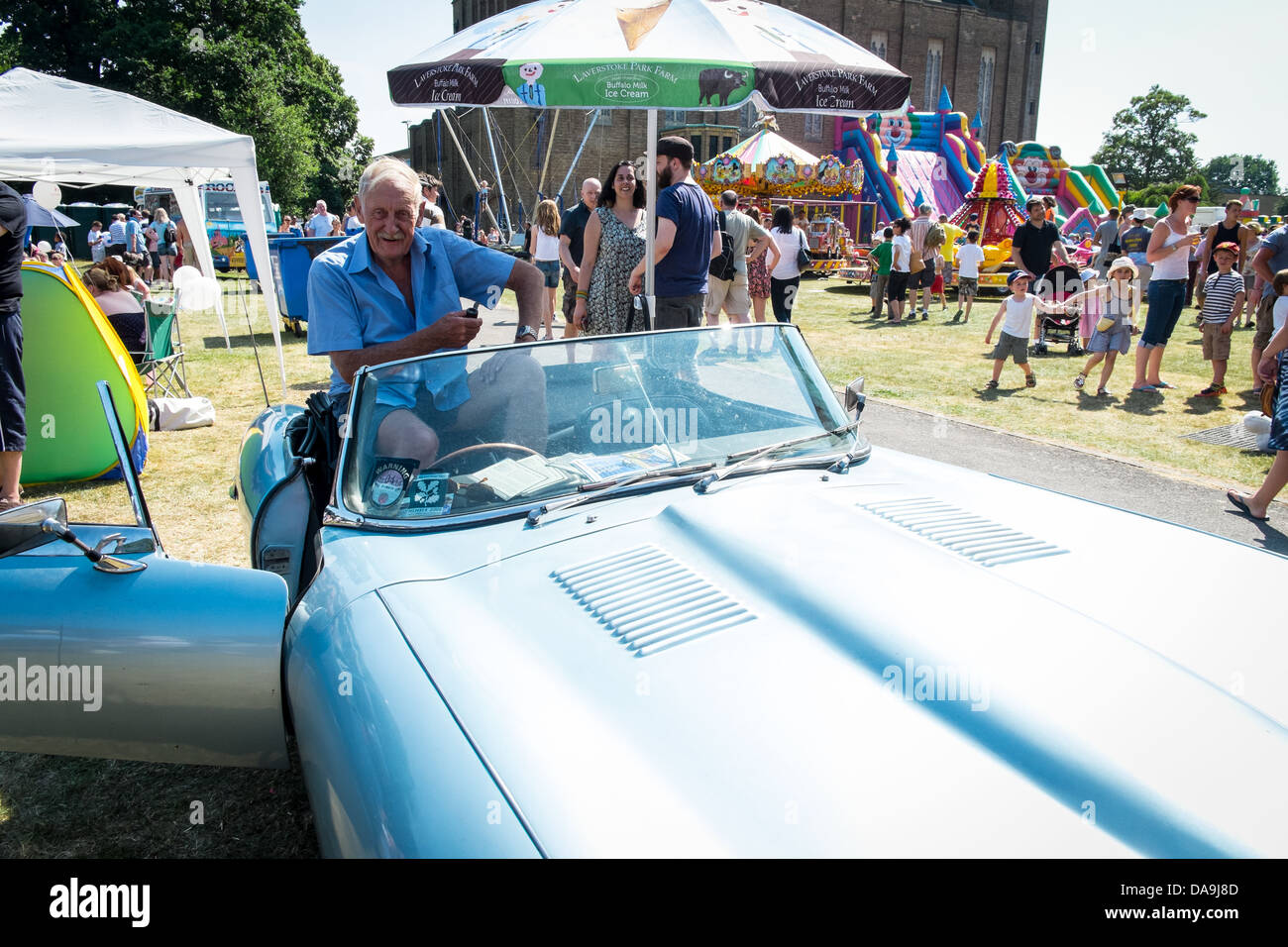 Trevor Baylis, inventor of the clockwork radio at Strawberry Hill music