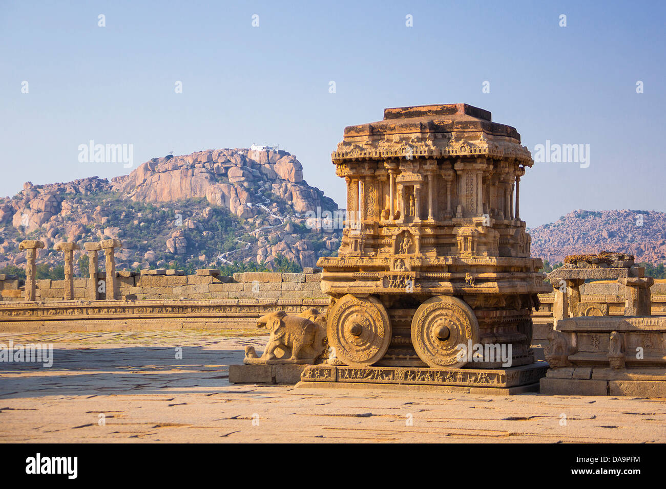 India, South India, Asia, Karnataka, Hampi, ruins, Vijayanagar, 15th century, World Heritage, Vittala, Temple, architecture, cha Stock Photo
