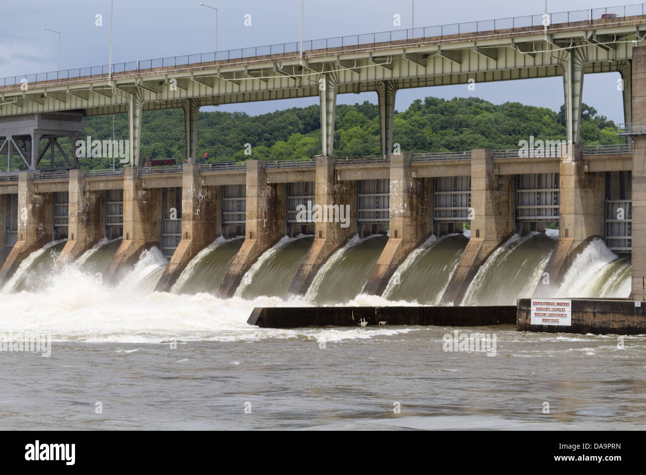 The Chickamauga Dam (floodgates open) with the Tennessee River at flood  stage Stock Photo - Alamy, image size:1300x956