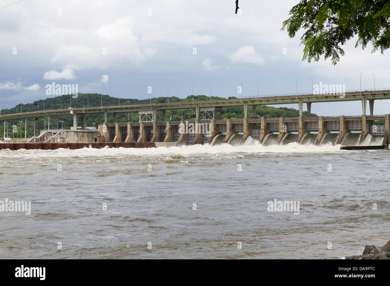 The Chickamauga Dam (floodgates open) with the Tennessee River at flood  stage Stock Photo - Alamy, image size:1300x956