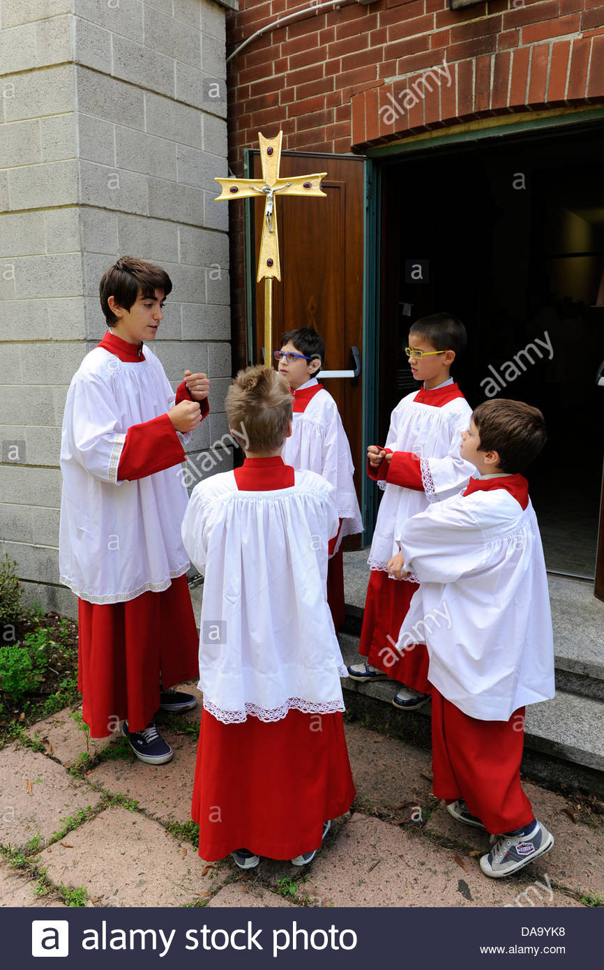 Altar Boys Stock Photos Altar Boys Stock Images Alamy Altar Boys Stock Photos Altar Boys Stock Images Alamy