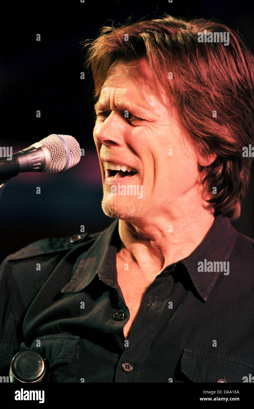 US actor Kevin Bacon performs on stage in Berlin, Germany, 3 January