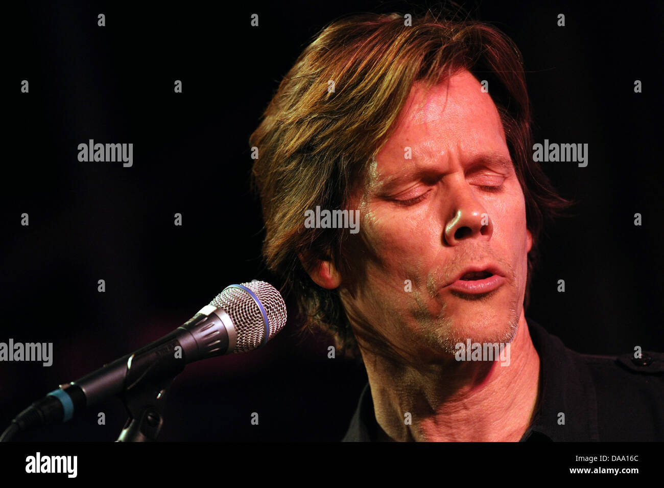 US actor Kevin Bacon performs on stage in Berlin, Germany, 3 January