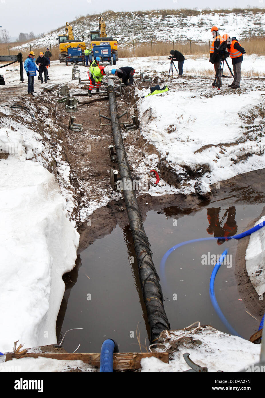 Submarine cable hires stock photography and images Alamy