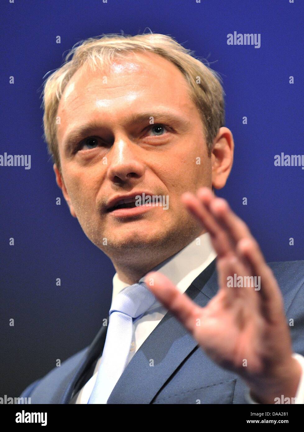Secretary general of the Free Liberals (FDP) Christian Lindner delivers a speech at the FDP annual Epiphany Meeting in Stuttgart, Germany, 06 January 2011. Photo: Bernd Weissbrod Stock Photo
