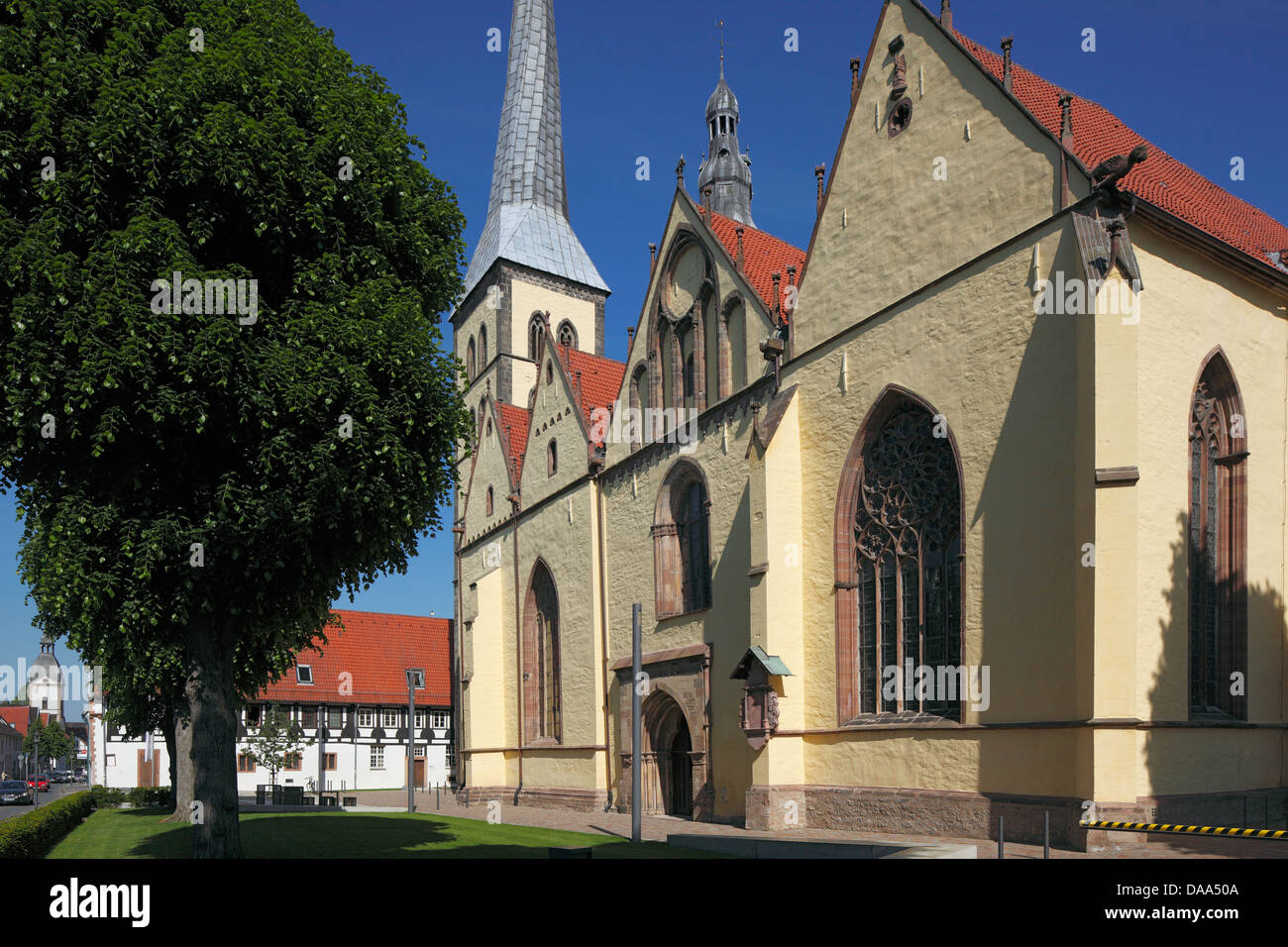 Evangelische Kirche Sankt Nikolai und Zeughaus in Lemgo, Weserbergland, Nordrhein-Westfalen Stock Photo