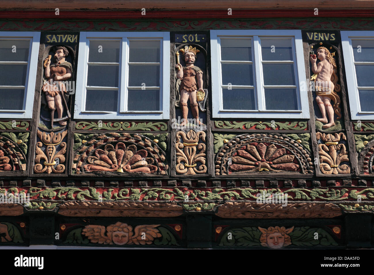 Holzschnitzereien am Planetenhaus in Lemgo, Weserbergland, Nordrhein-Westfalen Stock Photo