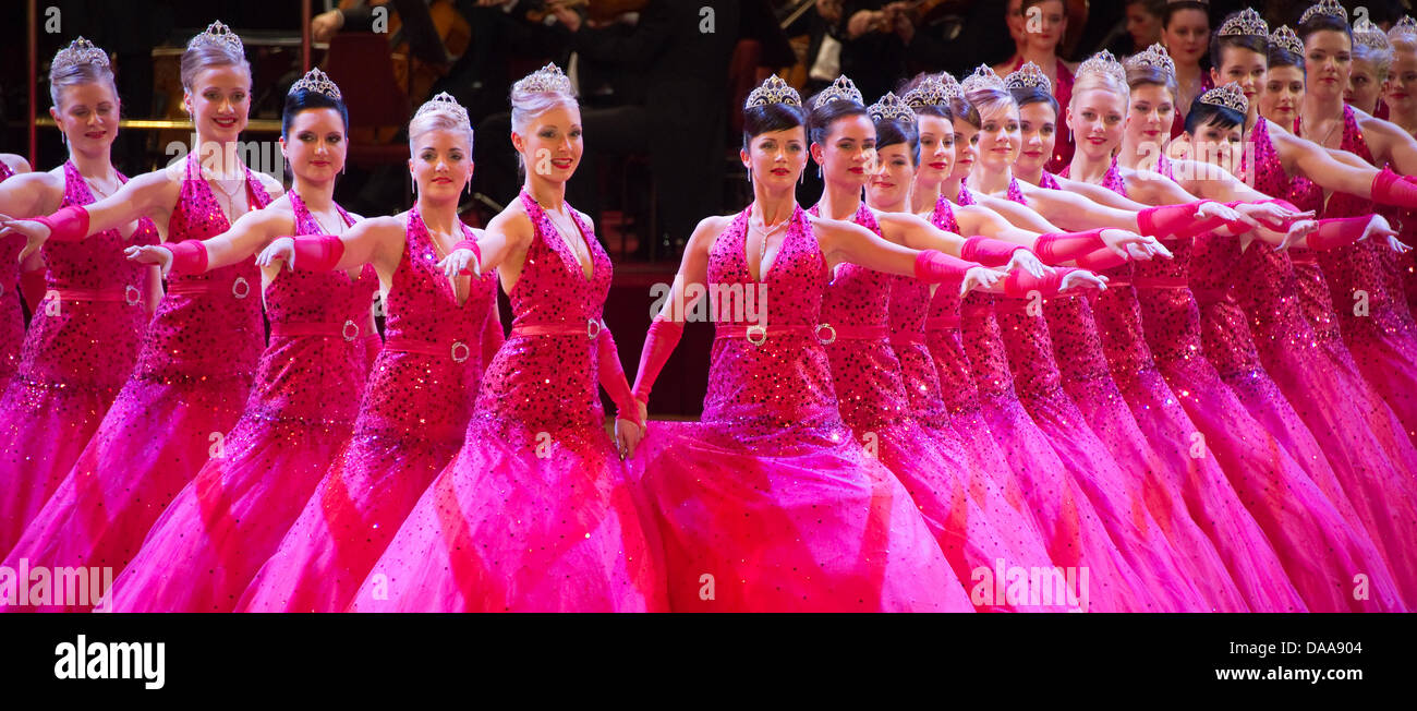 The debutants of the 6th Semper Opera Ball dance in the Semper Opera in