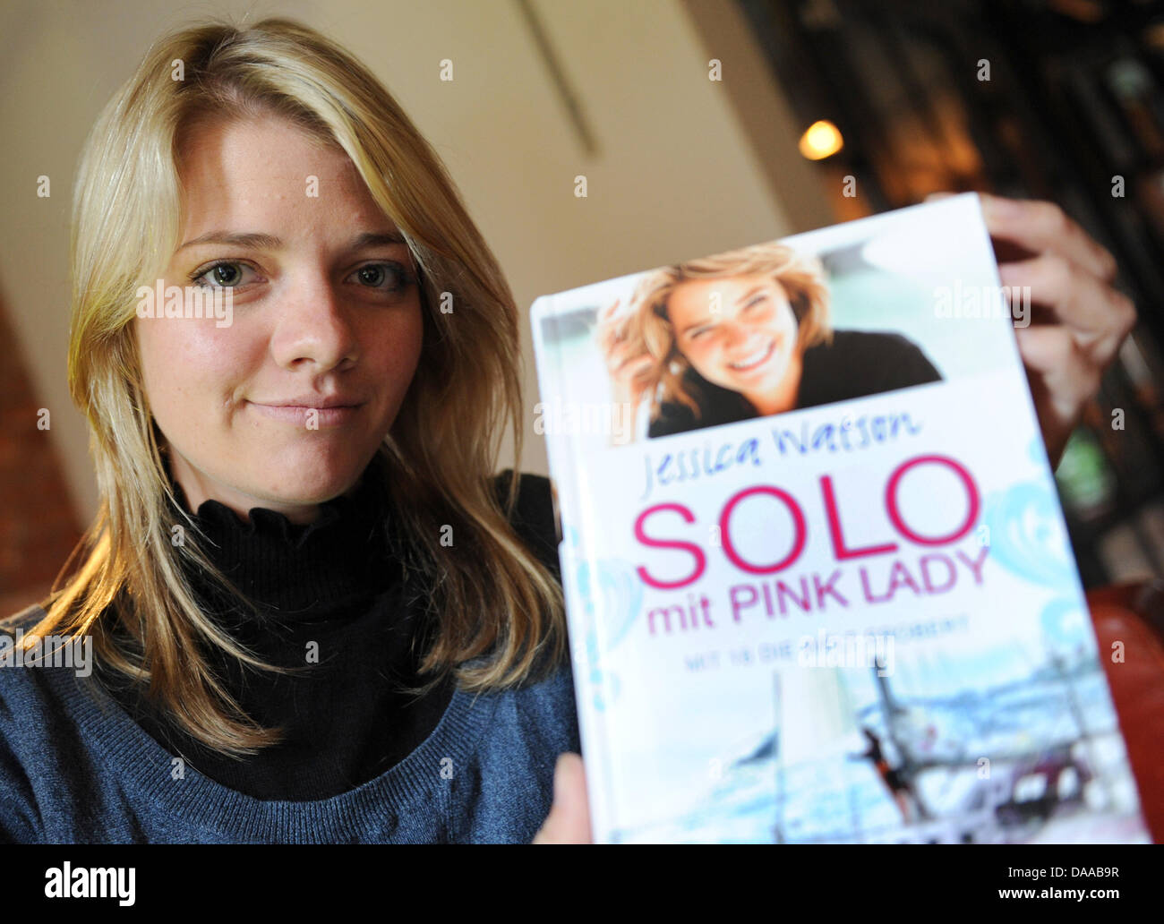 Solo round the world sail hires stock photography and images Alamy