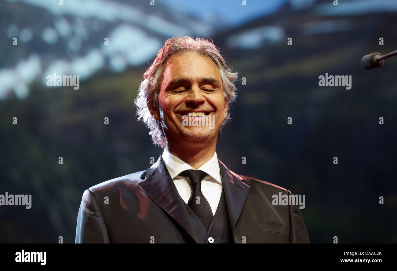 Andrea bocelli family hi-res stock photography and images - Alamy