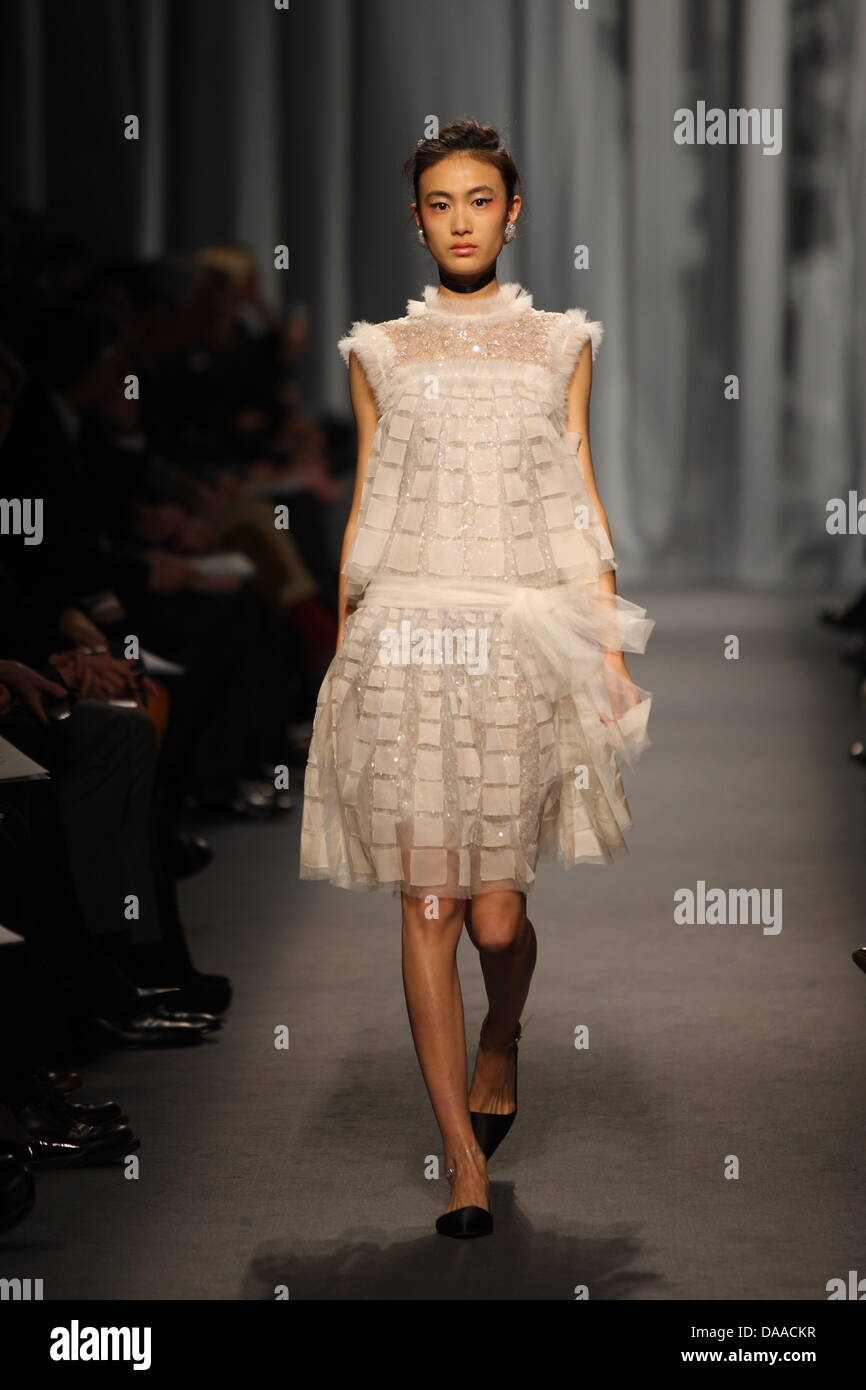 Chanel fashion show paris hi-res stock photography and images - Alamy