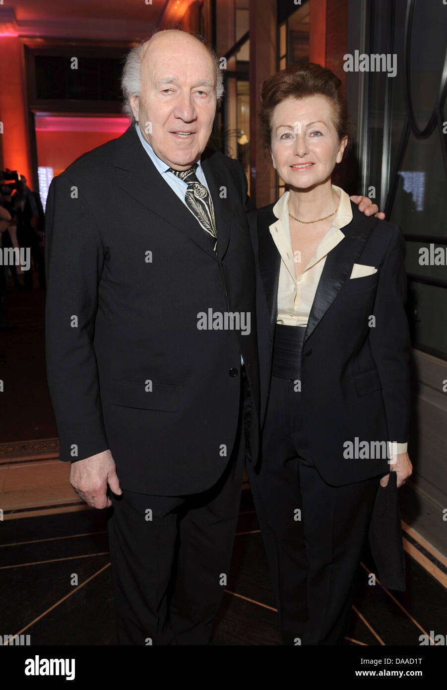 Michel piccoli and wife hi-res stock photography and images - Alamy
