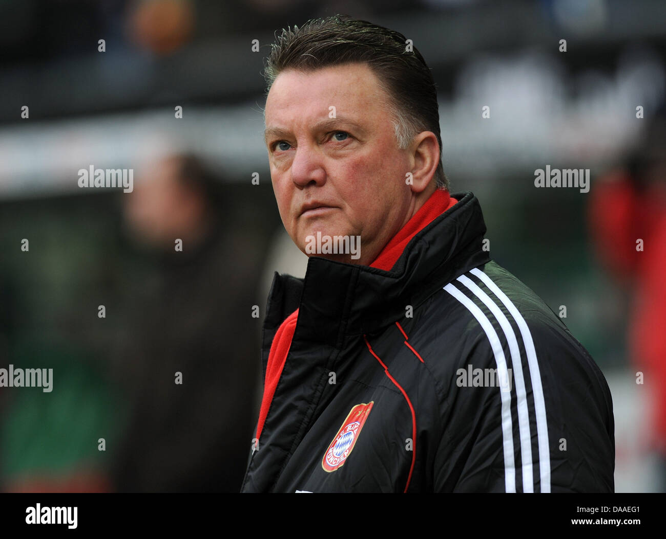 Bayern Munich's head coach Louis van Gaal arrives at the stadium prior to the Bundesliga soccer match between Werder Bremen and Bayern Munich in the Weser Stadion in Bremen, Germany, 29 January 2011. Photo: Ingo Wagner Stock Photo