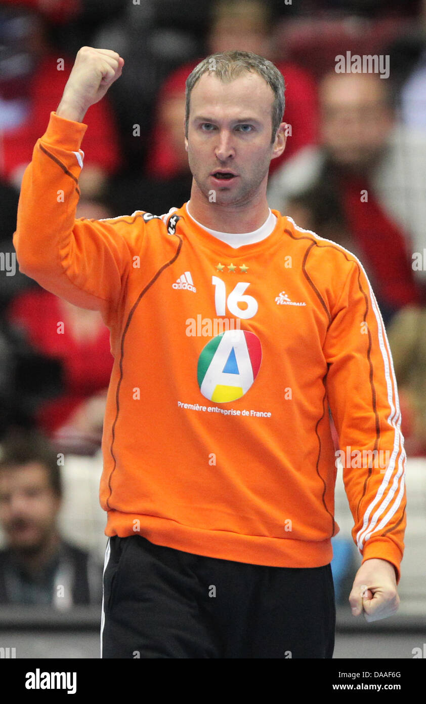 Thierry Omeyer, goal keeper of France, reacts during the final of the Men's  Handball World Championship between France and Denmark in Malmo, Sweden, 30  January 2011. Photo: Jens Wolf Stock Photo - Alamy