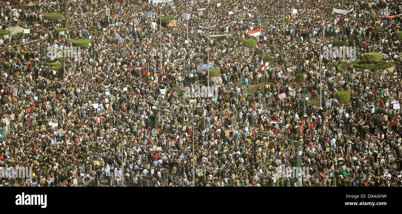 Protestors have gathered on Tharir Square in Cairo, Egypt, 01 February 2011. On the eigth day of protests against Egpytian President Hosny Mubarak, anti-government protesters are expected to arrange a 'million-man march' in Egypt to mark one week of continuous demonstrations. Photo: HANNIBAL Stock Photo