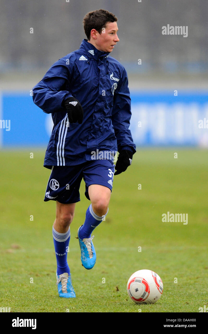 Julian Draxler plays during a training session of the German Bundesliga club FC Schalke 04 in Gelsenkirchen, Germany, 1 February 2011. Photo: Revierfoto Stock Photo