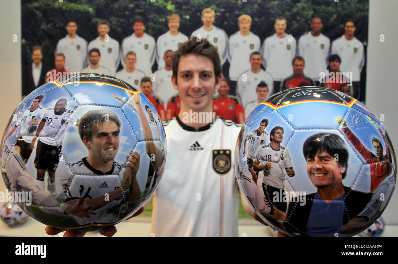 Xtrem Toys World Soccer International Kicker - Calcio Balilla Da Tavolo Multicolore - Foto 4