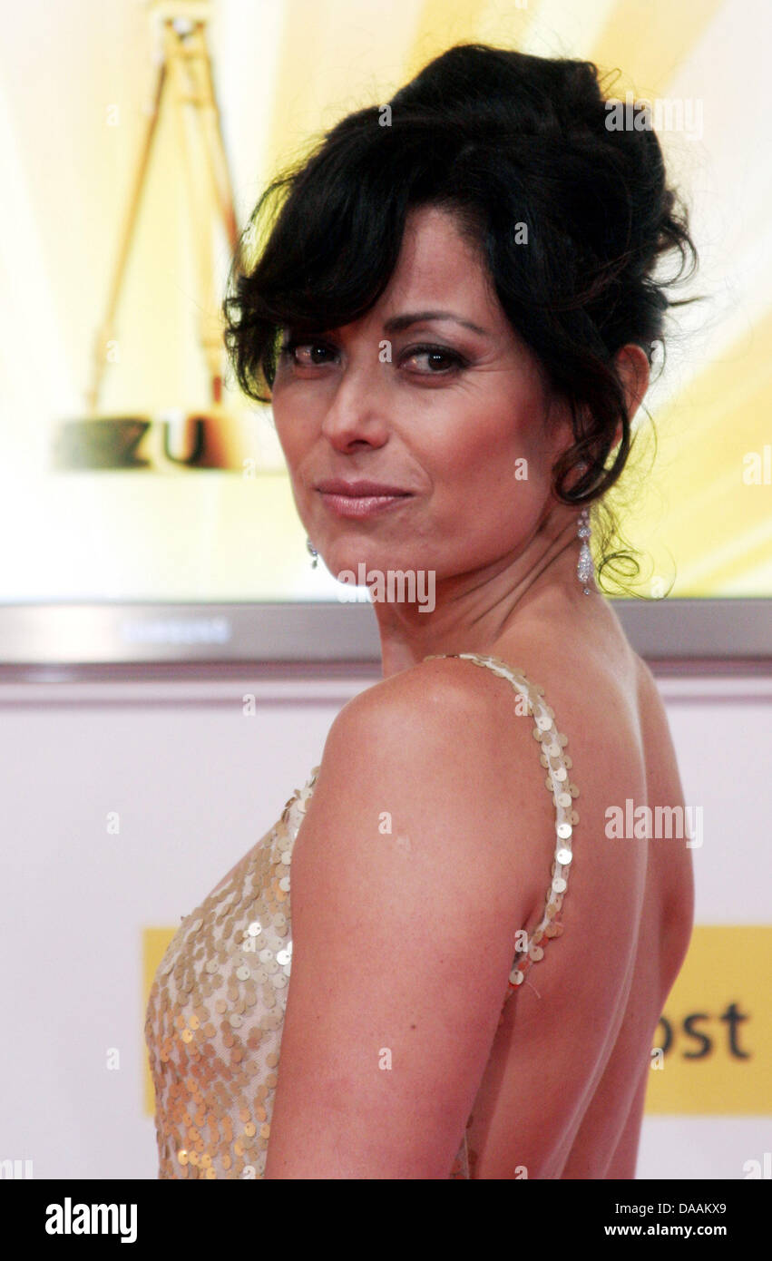 Chilean actress Carolina Vera arrives for the 46th Golden Camera awards in Berlin, Germany, 05 February 2011. The award honours audience favourites from the realms of film, television, sports and media. Photo: XAMAX Stock Photo